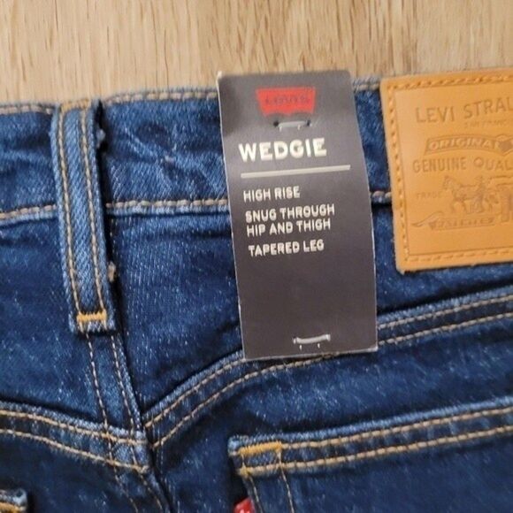Levi's Premium Wedgie Fit Ankle Jeans Size 26 - Picture 6 of 9